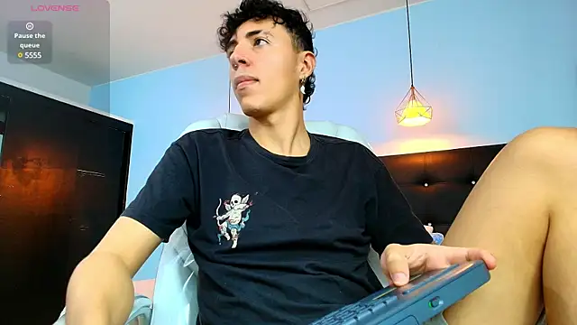 Lobo 17  online show from 02-25-25, 04:14