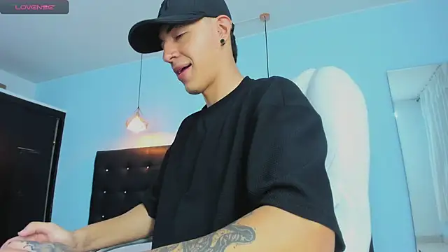 Lobo 17  online show from 11-15-25, 03:37