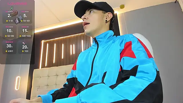 Lobo 17  online show from 03-27-26, 03:56