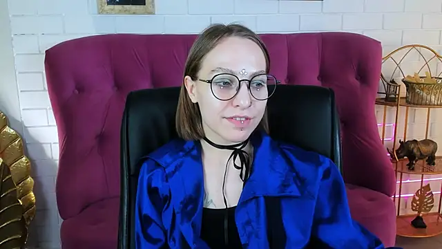 Snapshot of AphexQueen chatting on 01-15-25, 03:29 AphexQueen online show from 01-15-25, 03:29