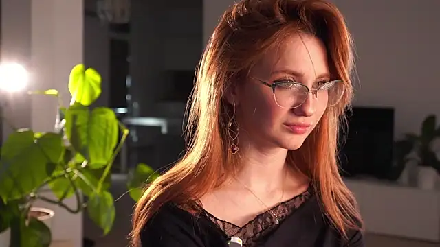 EsmaCrumbley online show from 04-02-26, 05:16