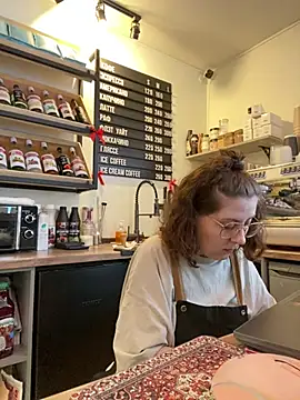 cinnabon  online show from 02-03-26, 01:27