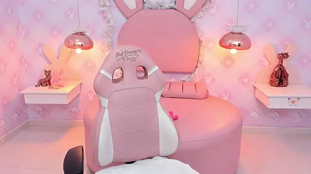 Saraa Skinny online show from 12-13-24, 03:32