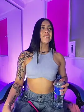 emily 22x online show from 11-11-25, 10:10