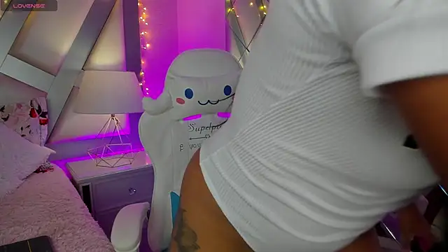 Snapshot of Amber_villalobos_ chatting on 01-11-25, 03:44 Amber villalobos online show from 01-11-25, 03:44