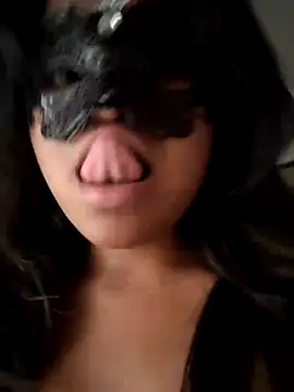 Bella Luna18 online show from 12-28-24, 03:37