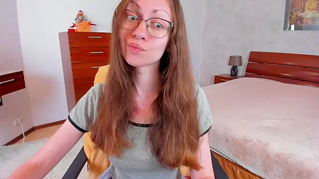 Pantyhose Mila online show from 06-28-26, 08:15