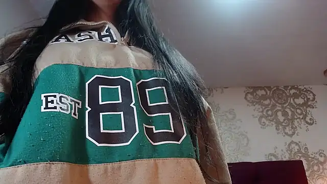 CarolineBrunx online show from 12-18-25, 12:27