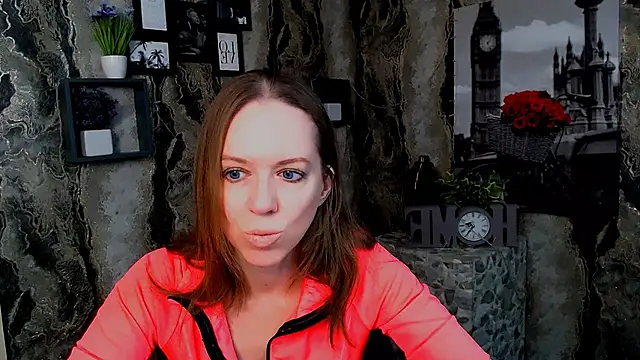 GloriaSi  online show from 11-25-25, 09:09