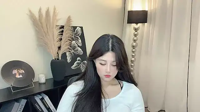 Strawberrybabyy1 online show from 03-12-25, 03:51