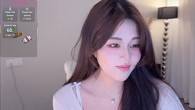 Strawberrybabyy1 online show from 10-14-25, 03:57