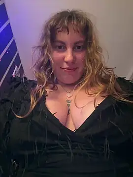 Snapshot of Yanacool007 chatting on 02-17-25, 07:42 Yanacool007 online show from 02-17-25, 07:42