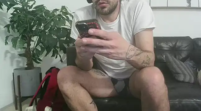 Snapshot of SirCharlesXXX chatting on 02-25-25, 10:15 SirCharlesXXX online show from 02-25-25, 10:15