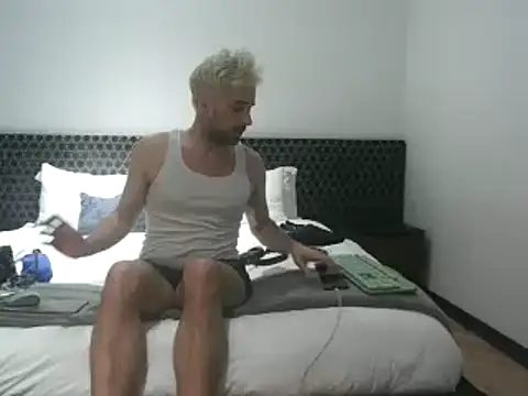 Snapshot of SirCharlesXXX chatting on 02-26-25, 02:37 SirCharlesXXX online show from 02-26-25, 02:37