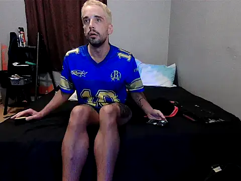 Snapshot of SirCharlesXXX chatting on 09-18-25, 04:47 SirCharlesXXX online show from 09-18-25, 04:47