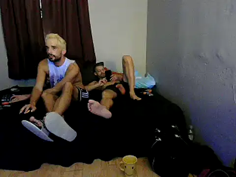 Snapshot of SirCharlesXXX chatting on 09-30-25, 01:05 SirCharlesXXX online show from 09-30-25, 01:05