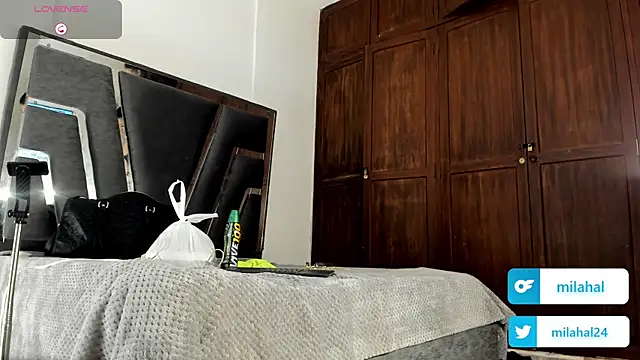 Snapshot of MilaHal_ chatting on 01-09-26, 07:15 MilaHal online show from 01-09-26, 07:15