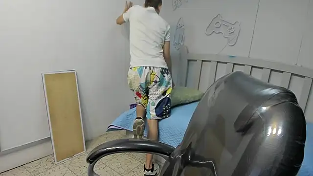 JackSwan18 online show from 12-16-25, 07:41