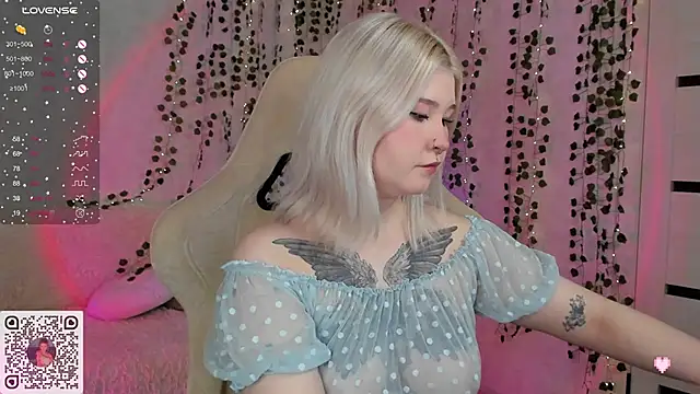 Snapshot of chillycharm chatting on 01-14-25, 12:54 chillycharm online show from 01-14-25, 12:54
