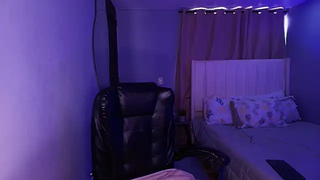 Shenoa1 online show from 11-27-25, 01:13