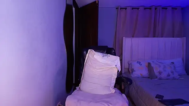 Shenoa1 online show from 11-28-25, 01:19