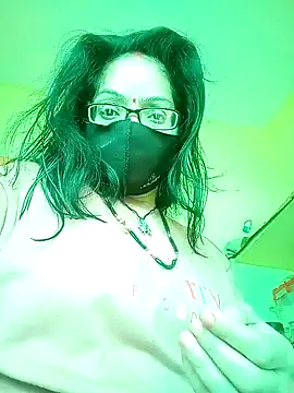 Snapshot of heenage chatting on 12-13-24, 05:05 heenage online show from 12-13-24, 05:05