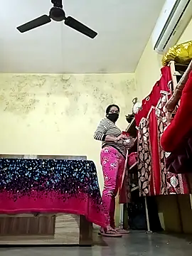 heenage online show from 11-27-25, 04:36