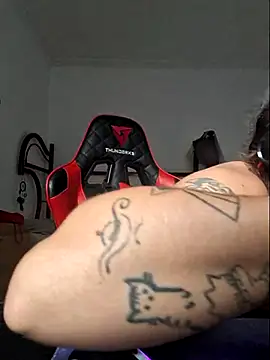 luuhcat09 online show from 10-13-25, 05:57