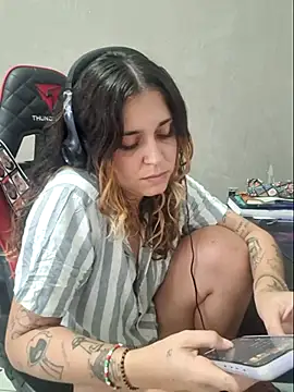 luuhcat09 online show from 04-15-26, 06:15