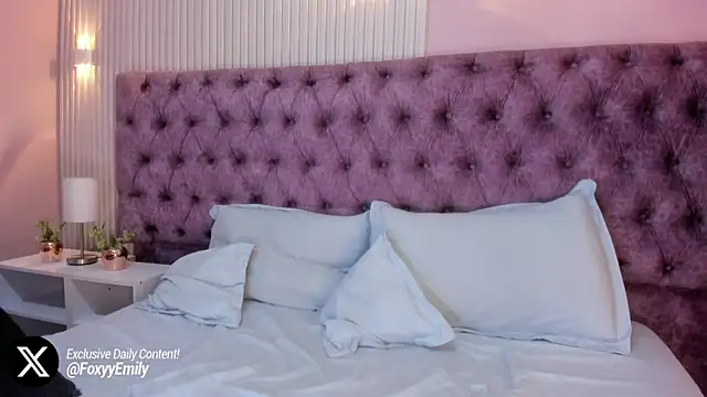 EMILYY FOXY online show from 03-08-25, 08:03