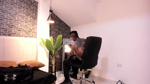 Dantesuarez28 online show from 12-15-25, 12:42