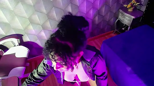 Sofiacowperx online show from 02-19-25, 04:44