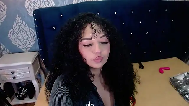 Sofiacowperx online show from 03-21-26, 07:39