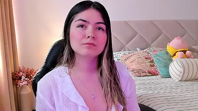 Lau Bee online show from 12-13-24, 04:05