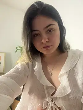 Lau Bee online show from 01-17-25, 03:12