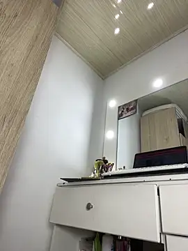 Abigail Cowen online show from 02-25-25, 12:34