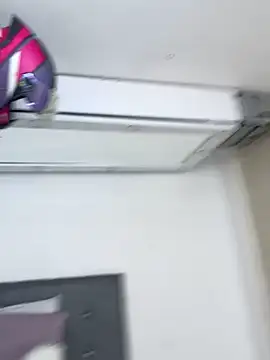 ZoeJohnsoon online show from 12-16-25, 03:50