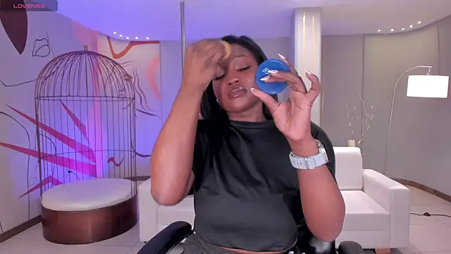 SavannahStorm online show from 11-28-25, 12:52