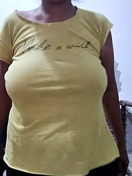 Snapshot of illay_love chatting on 10-21-25, 04:35 illay love online show from 10-21-25, 04:35