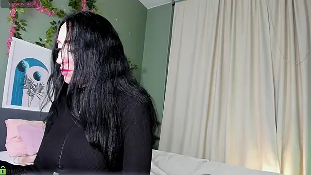 Margaret Clark  online show from 04-18-26, 07:07