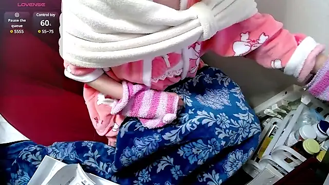 Snapshot of arincochu chatting on 03-01-25, 06:03 arincochu online show from 03-01-25, 06:03