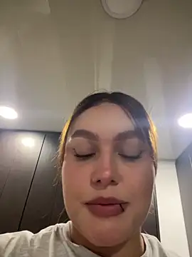 SofiaJoness  online show from 05-04-26, 08:16