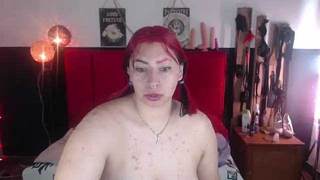 Snapshot of Lava_Vulcain chatting on 01-04-25, 01:21 Lava Vulcain online show from 01-04-25, 01:21