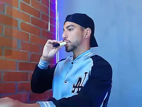 Leandro valenzuela online show from 10-26-25, 02:56