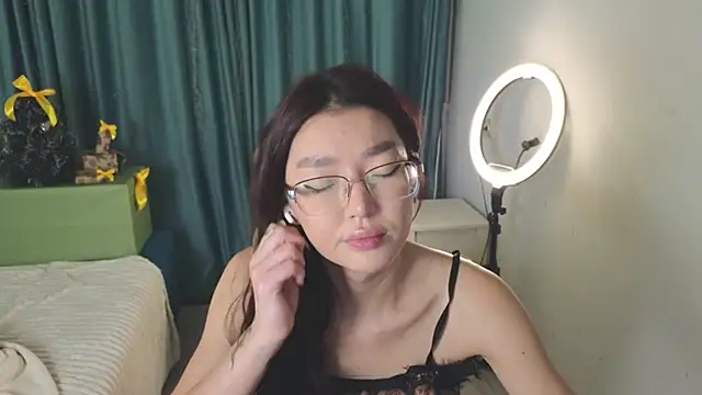 AudreyMell online show from 12-14-25, 03:06