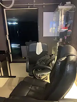 ElaaPerez online show from 12-18-25, 02:12