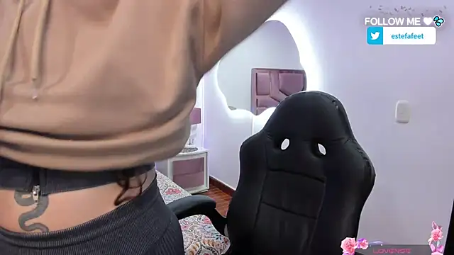 Estefany777 online show from 03-20-25, 10:32