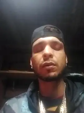 Snapshot of _Dmente_ chatting on 02-24-25, 08:27 Dmente online show from 02-24-25, 08:27