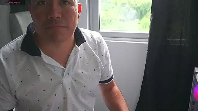 Snapshot of Jhonatan_Morales_S chatting on 02-22-26, 08:29 Jhonatan Morales S online show from 02-22-26, 08:29