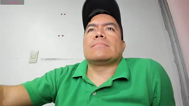 Snapshot of Jhonatan_Morales_S chatting on 04-19-26, 02:11 Jhonatan Morales S online show from 04-19-26, 02:11